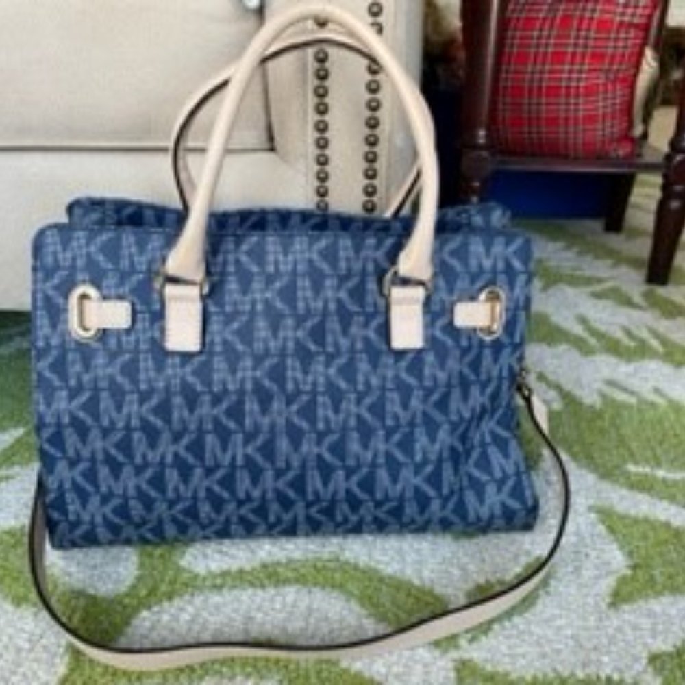 Authentic Michael Kors Handbag - image 3